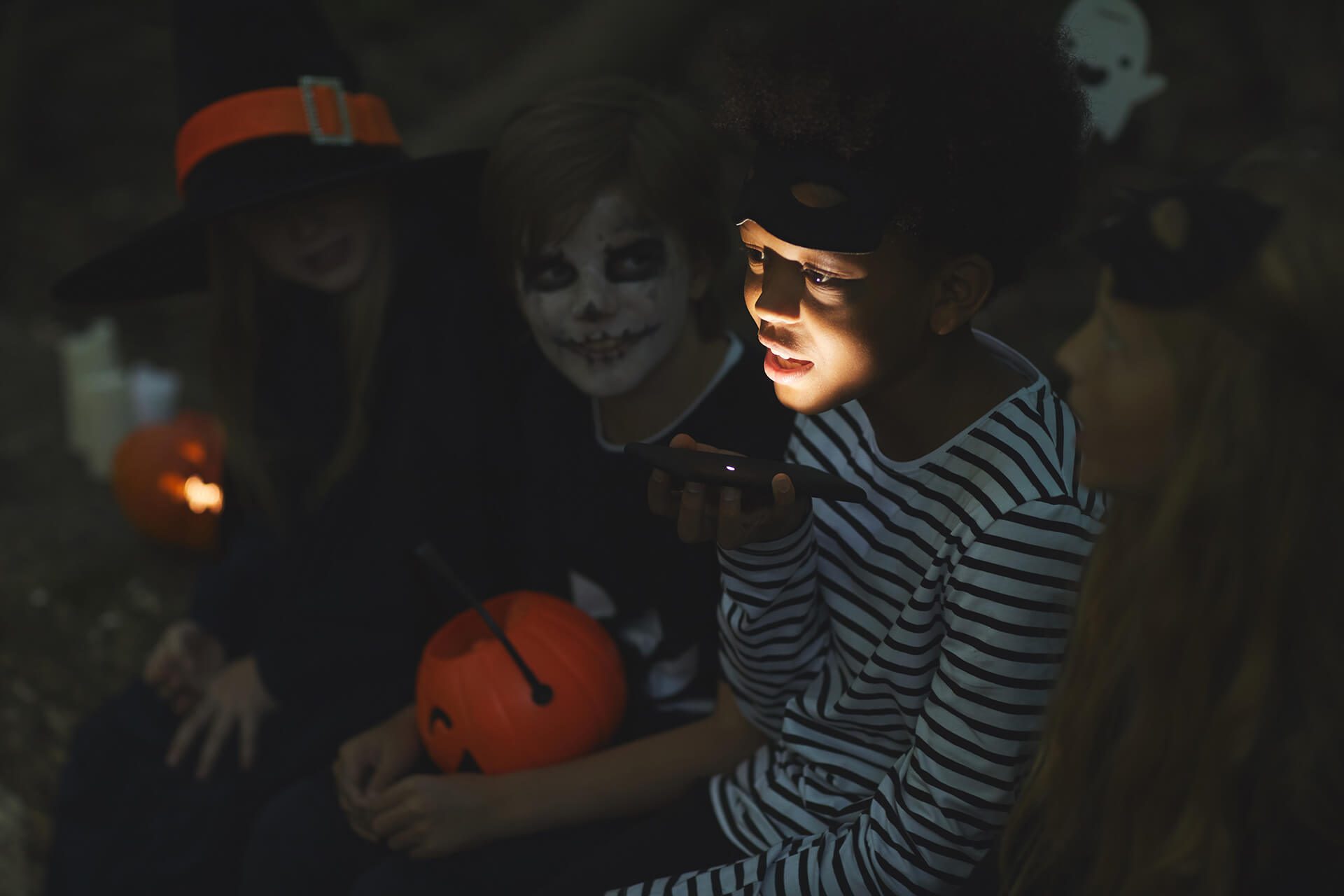 Kids in Dark on Halloween